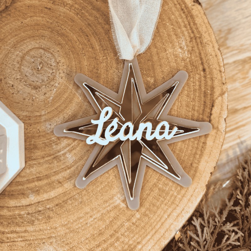 Suspension étoile de noël avec prénom acrylique