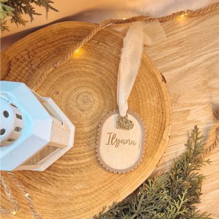 Boule Médaillon prénom personnalisé – Bois & Cœur doré pailleté