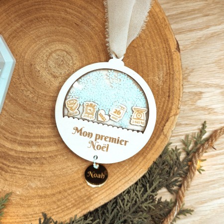 Boule de Noël “Mon Premier Noël” en bois – Avec breloques naissance & prénom suspendu